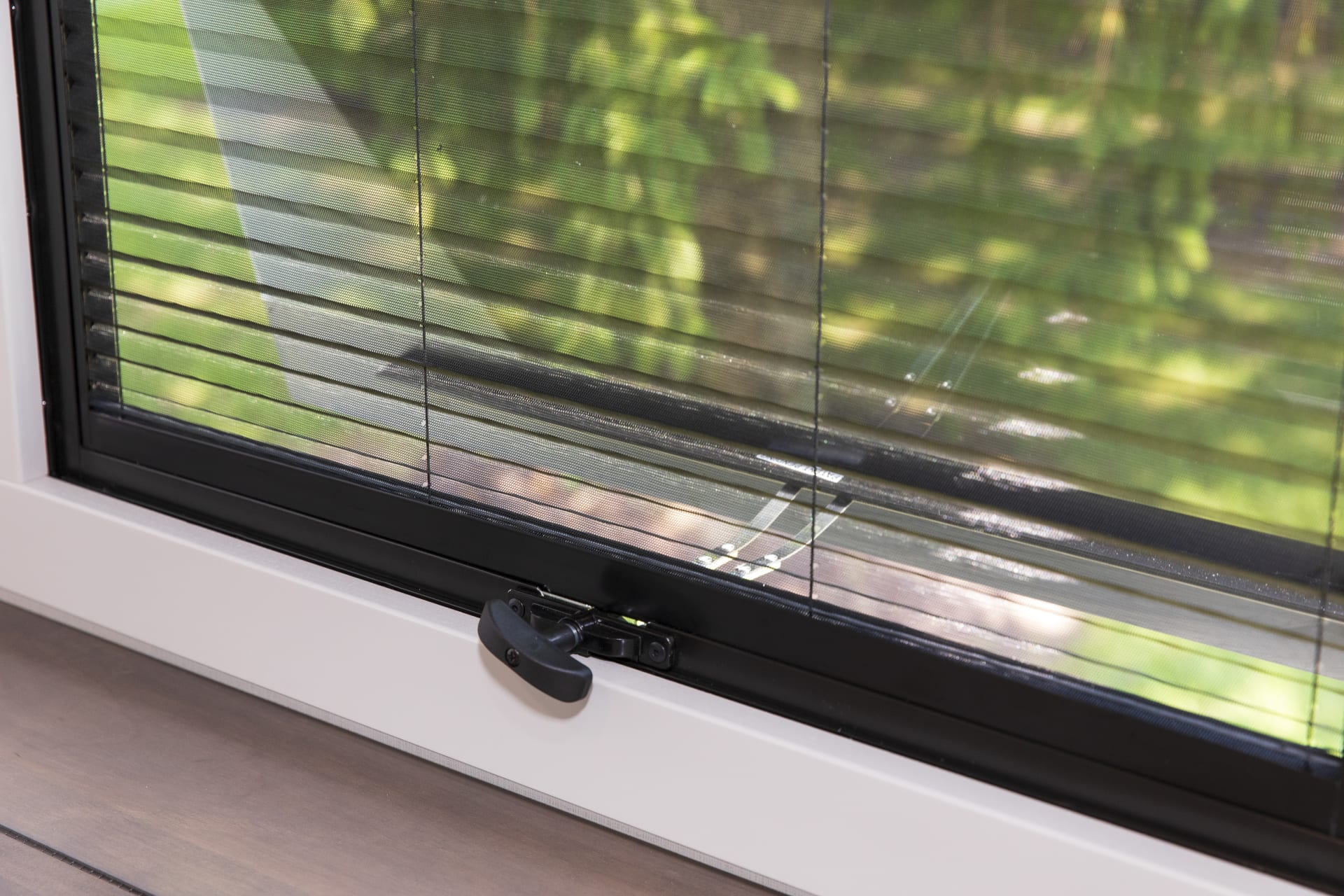 Lippert 4000 Series Framed Windows