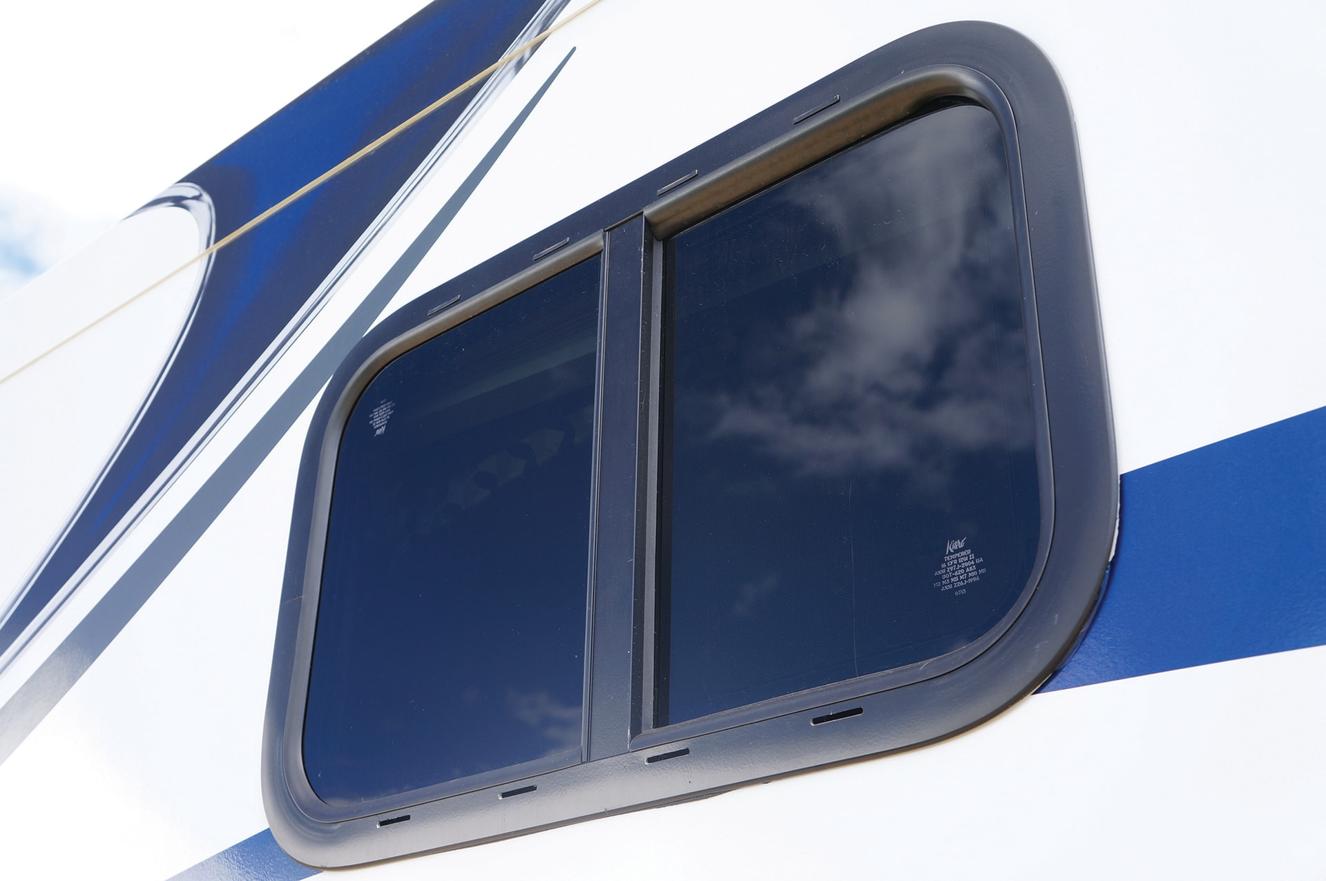 8800 Series RV Slide Window