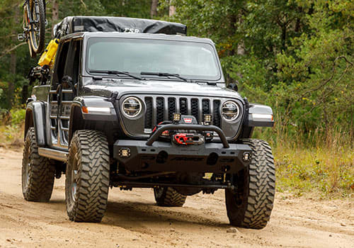 Jeep Wrangler JL Off-Roading Dirt