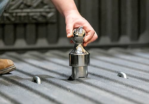 Gooseneck Ball Dropped into Truck Bed Hitch