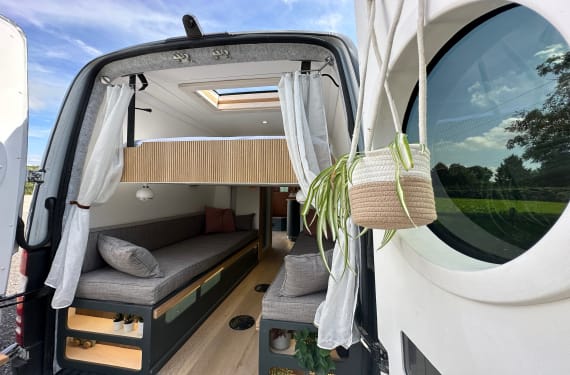 How to Save Space by Choosing the Right Campervan Bed | Insights from Vanpuravida