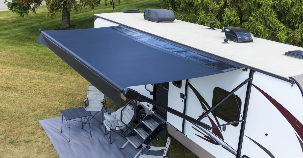 Lippert Awnings to Provide Up to 300 Watts of Solar Power with their First Flexible Solar Canopy Offering Image