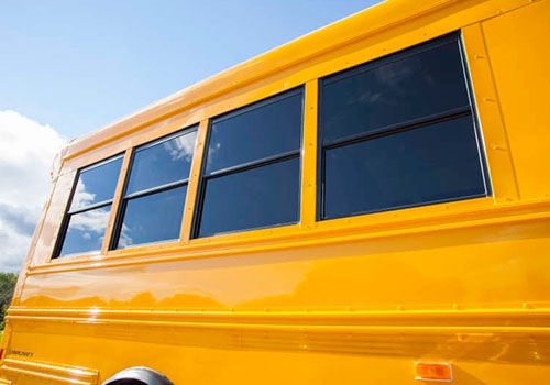 Fenêtres d'autobus scolaire