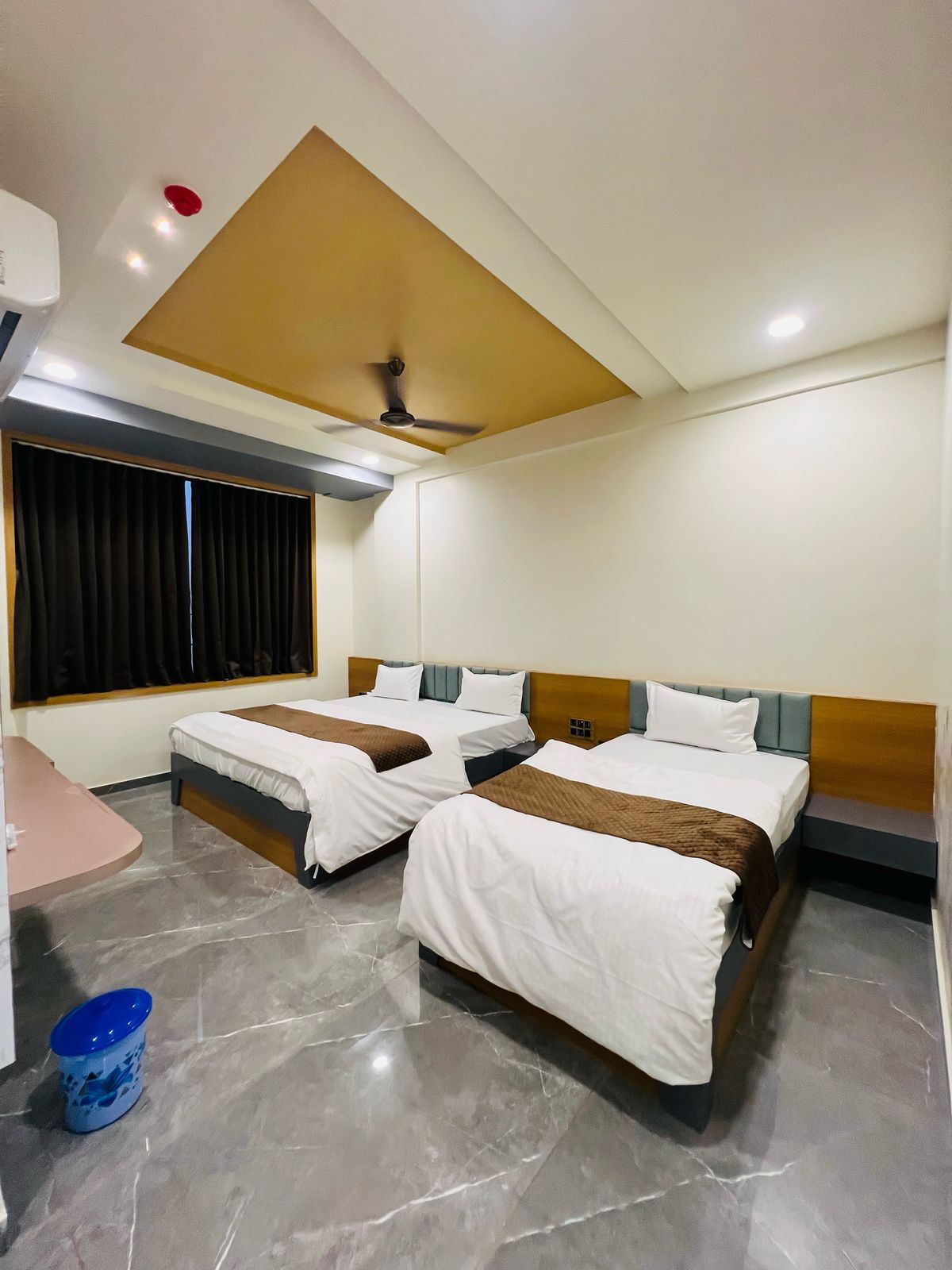 3 - BED DELUXE AC