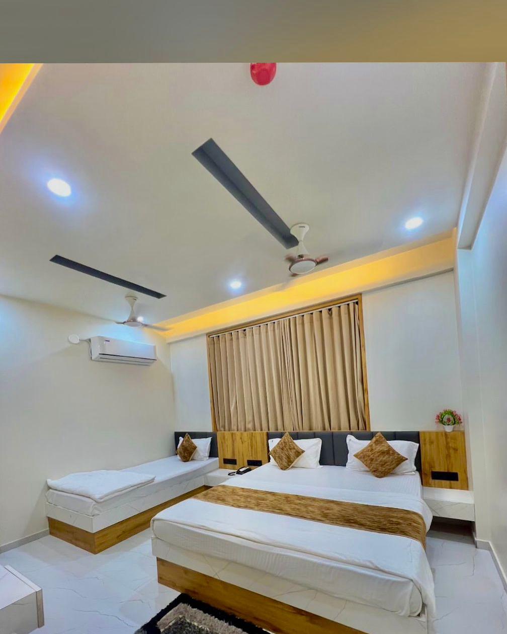 3 - BED DELUXE AC