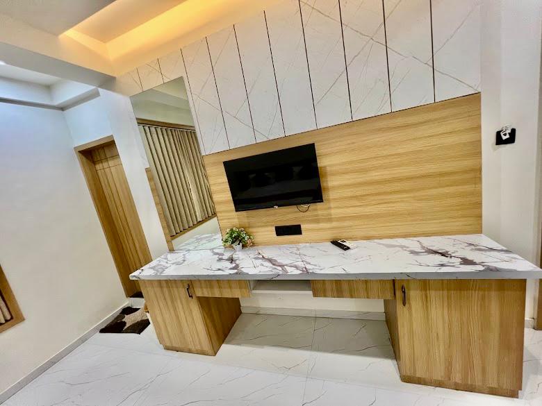 3 - BED DELUXE AC
