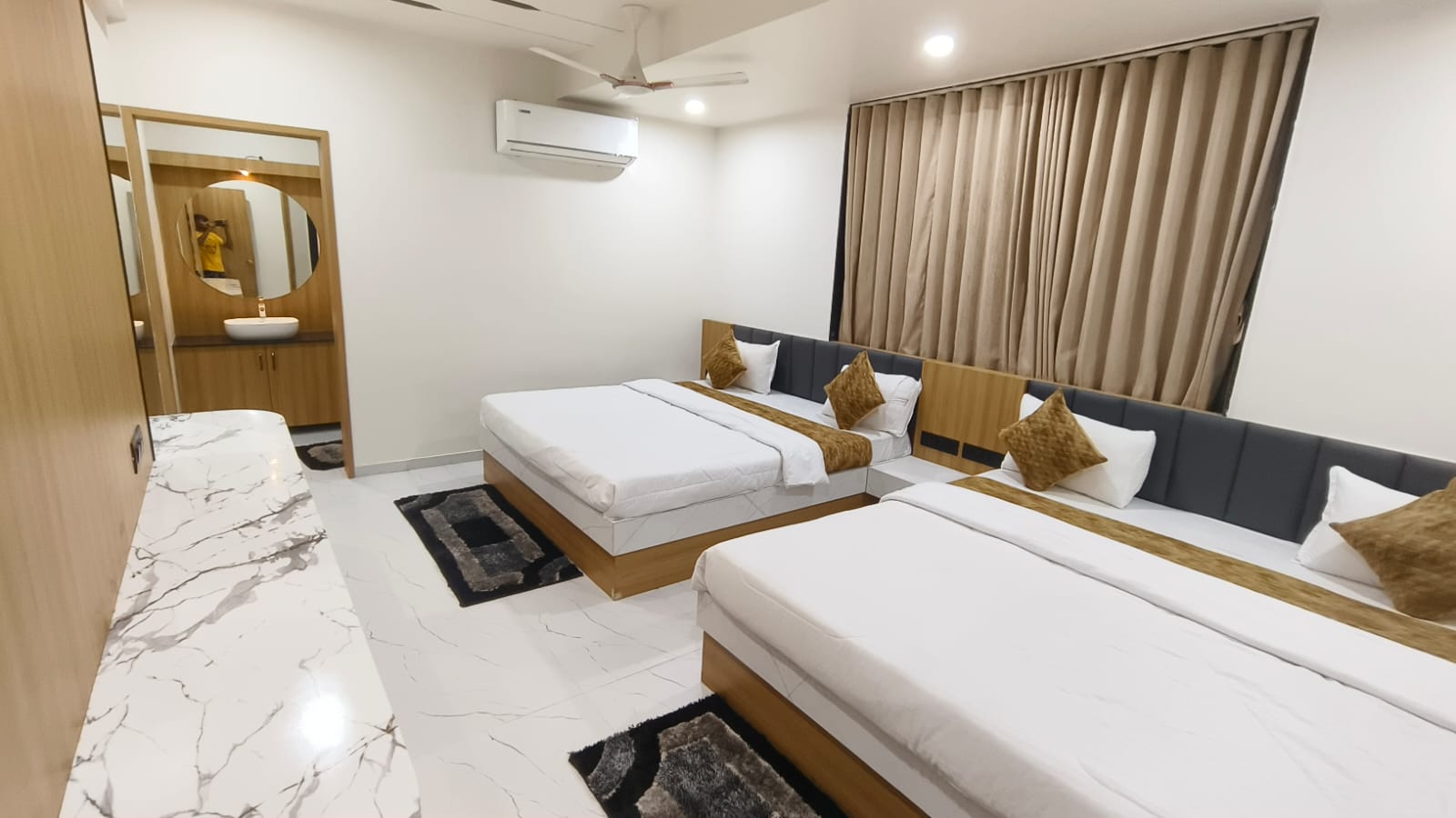 4 - BED ROOM AC