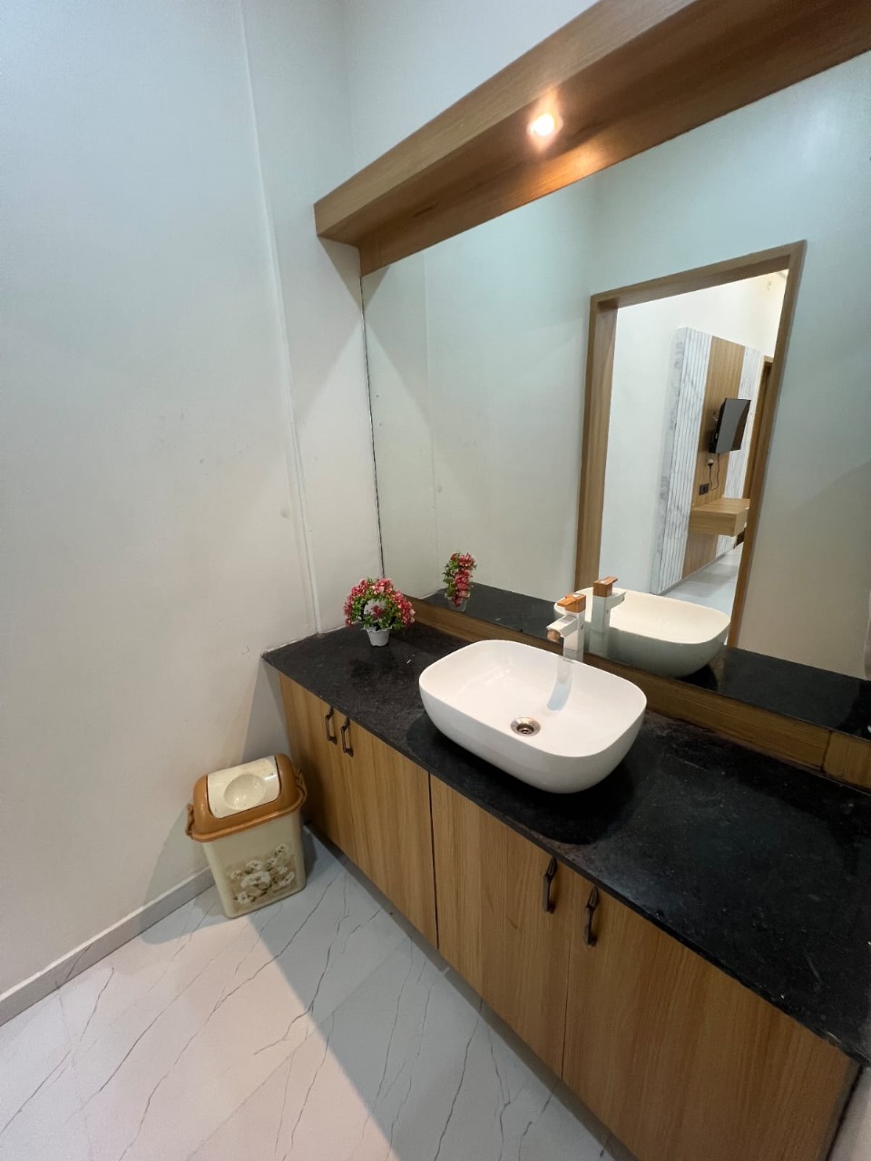 2 - BED STANDARD AC