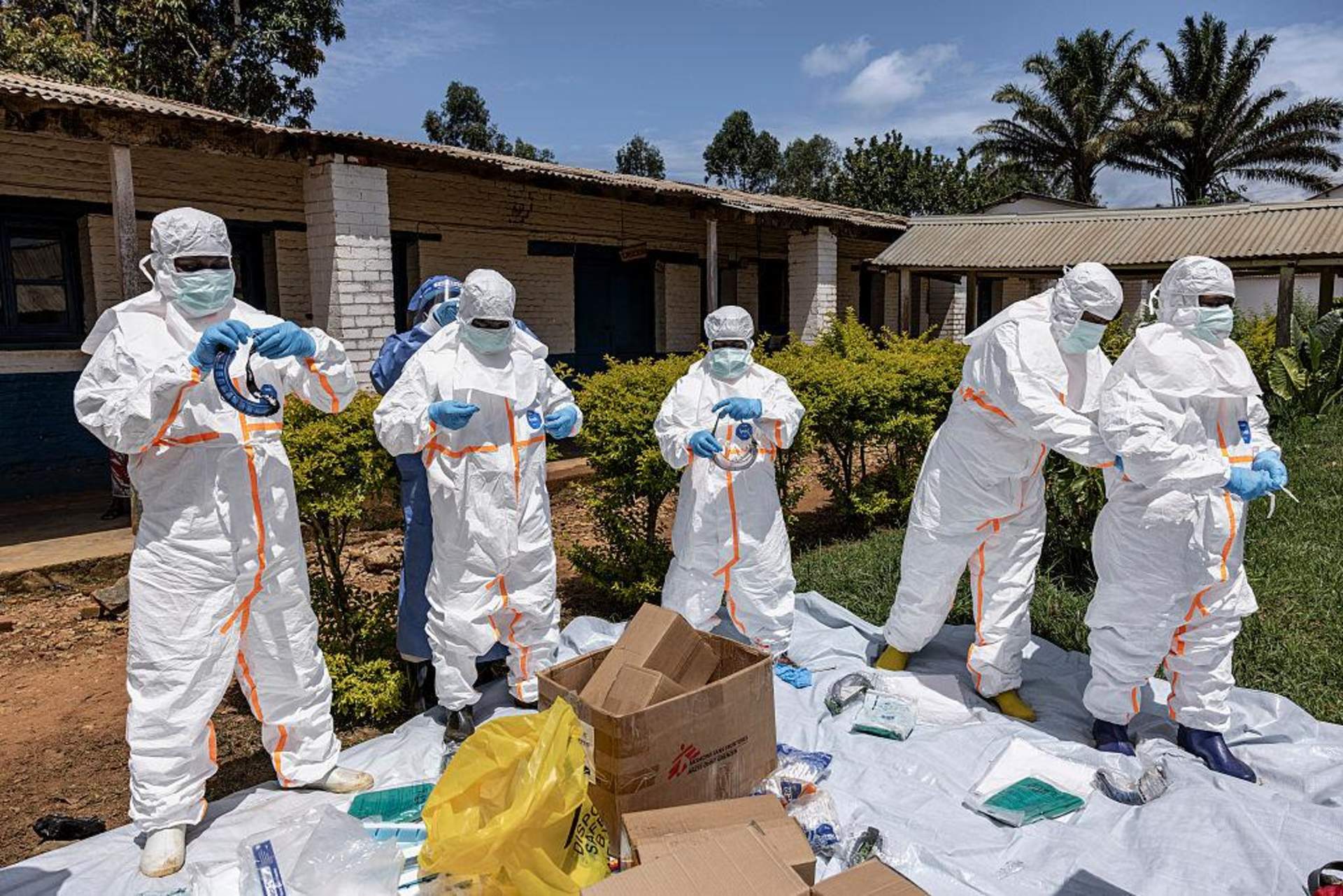 Congo's Ebola Outbreak Surpasses 10,000 Cases as Regional Spread Raises Concern