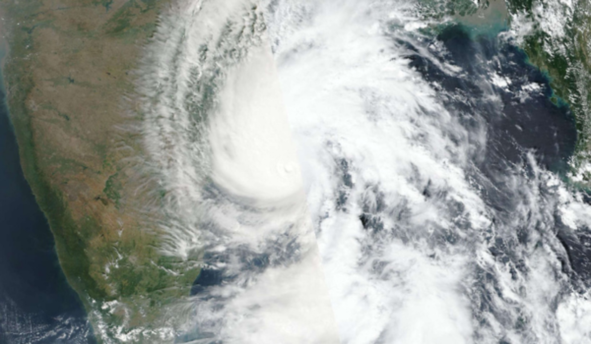 Cyclone Arnab Crosses India’s Coast as Bangladesh Braces for Rain and Gusty Winds