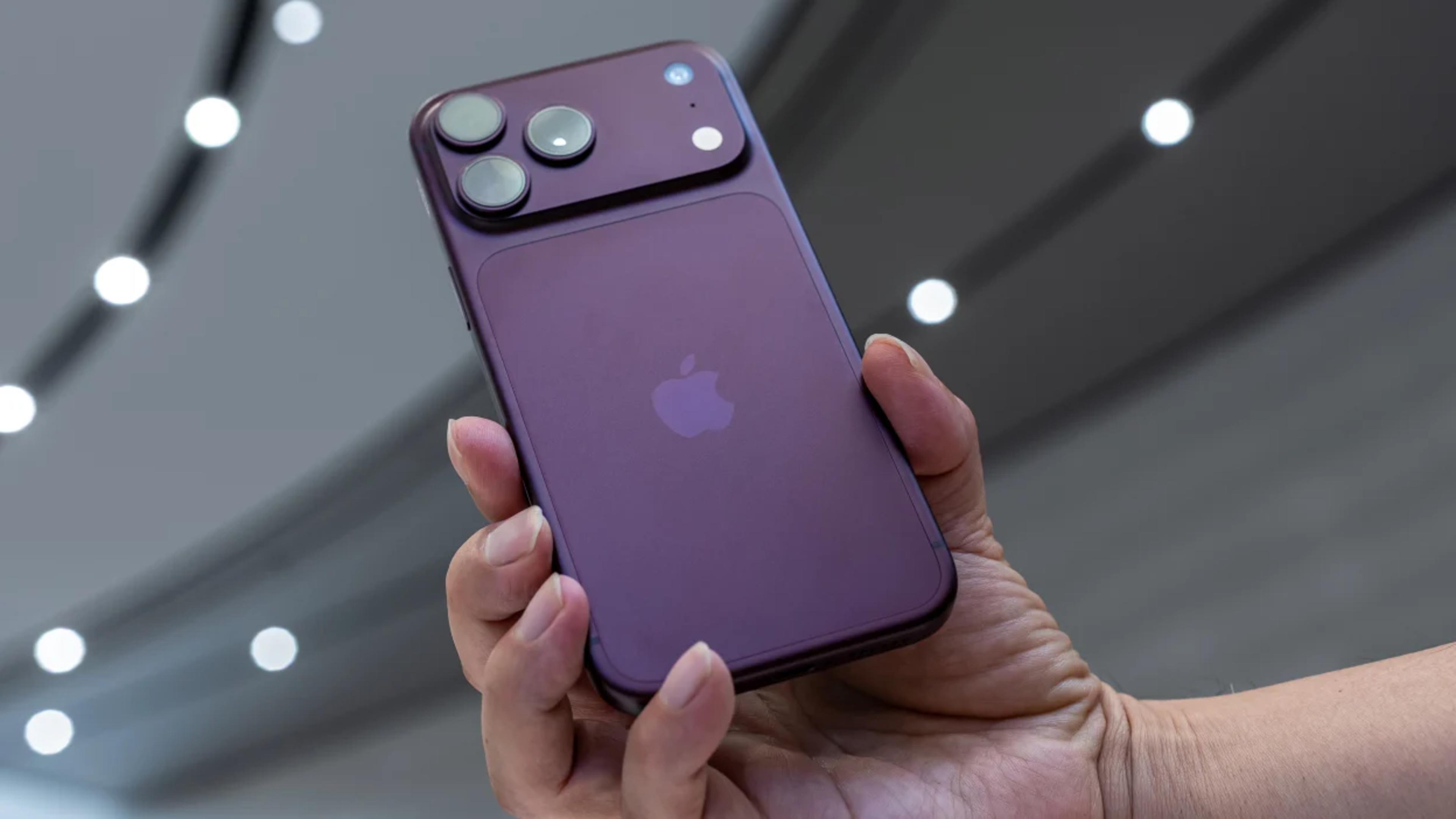 iPhone 18 Pro Max Review: Peak Battery Meets Heavy Price