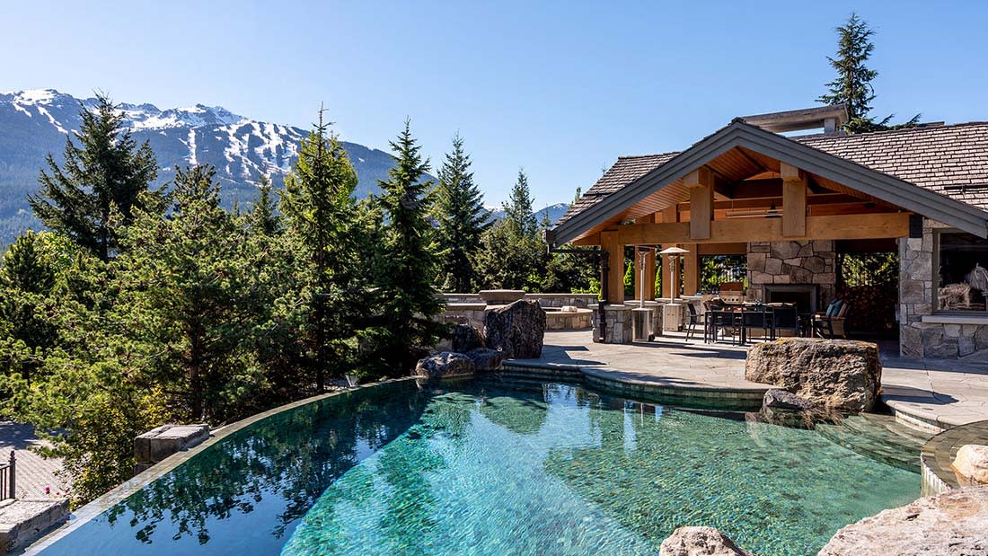 Canadians flocking to resort towns to escape city congestion Luxury Portfolio International