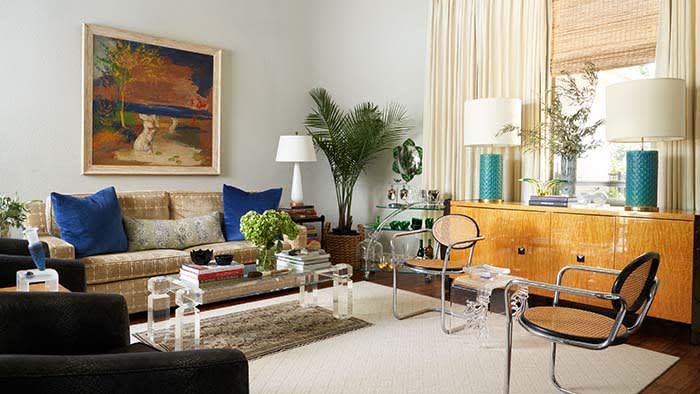 How To Decorate With Antiques In A Modern Style
