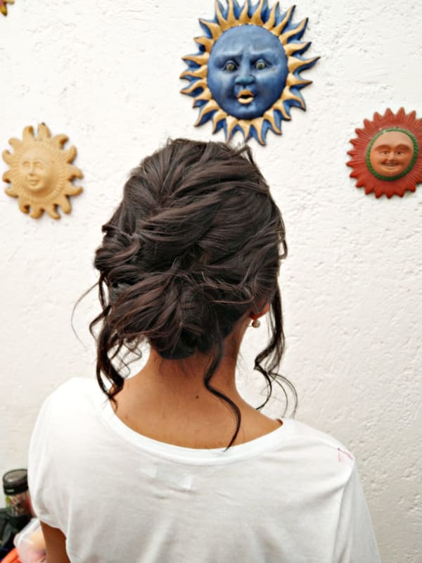 Peinado recogido clásico para novia