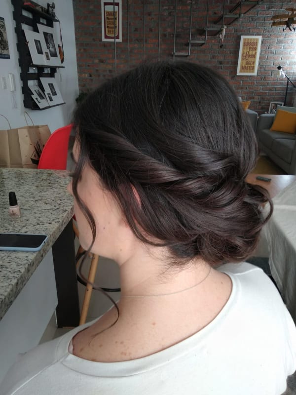 Peinado profesional para evento social en CDMX