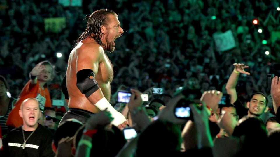Triple H anuncia aposentadoria dos ringues de luta livre