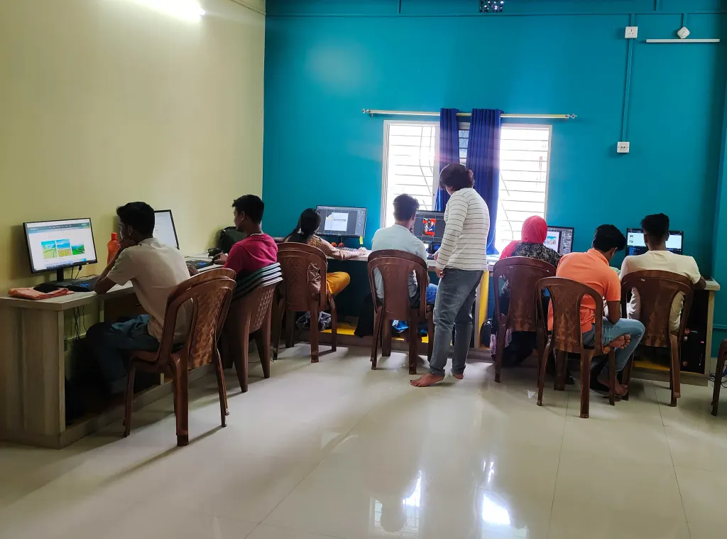 Students of Learn Computer Academy, learning Website Design