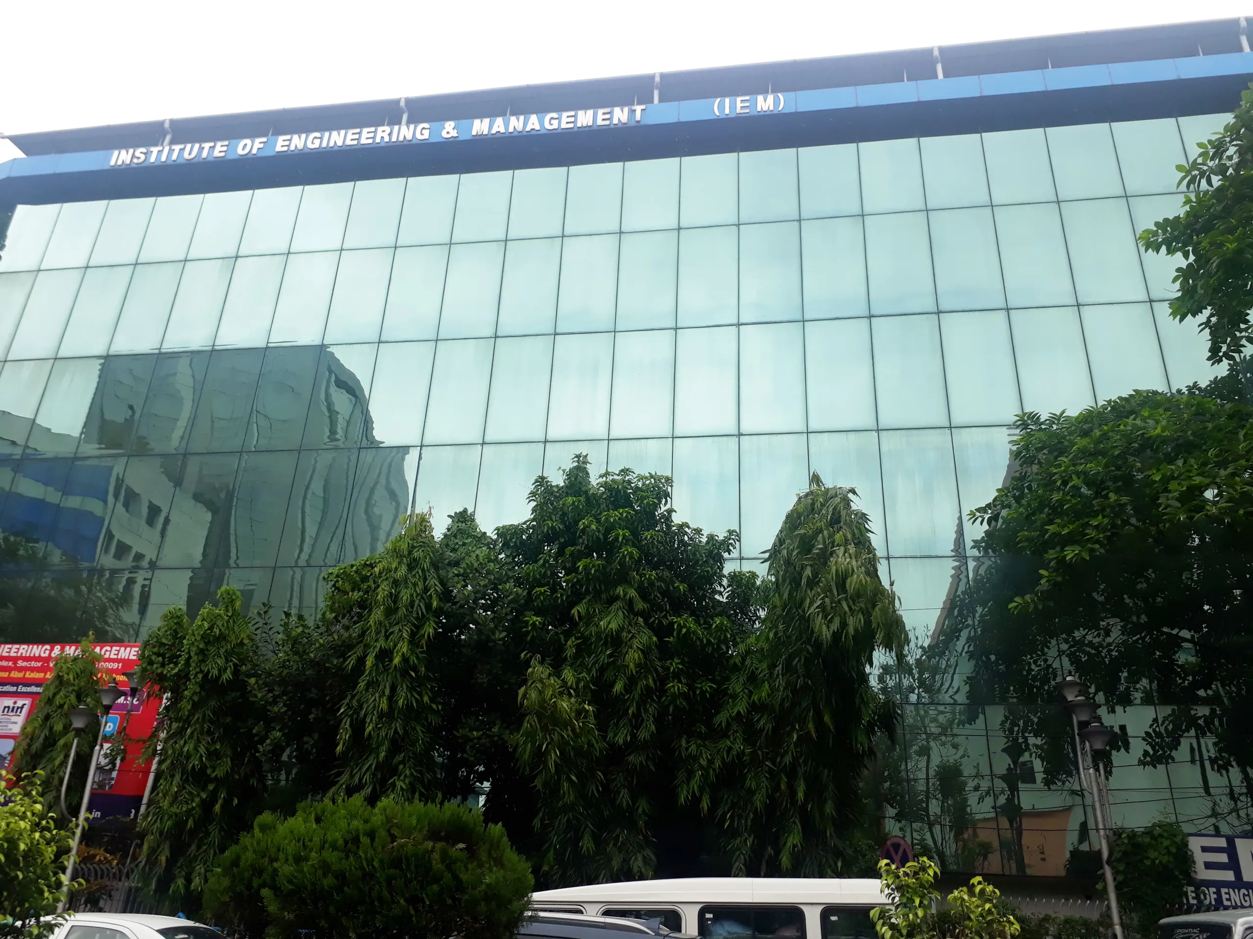 Institute of Engineering and Management (IEM), Kolkata, AI & ML, HABRA