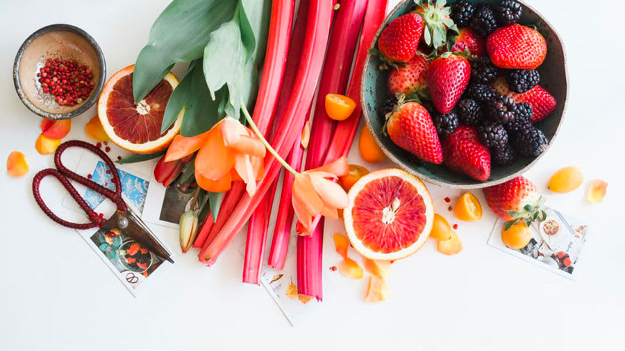 Food and herbs for naturopathic skin therapy