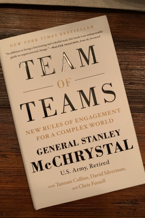 book cover of Team of Teams: New Rules of Engagements for a Complex World