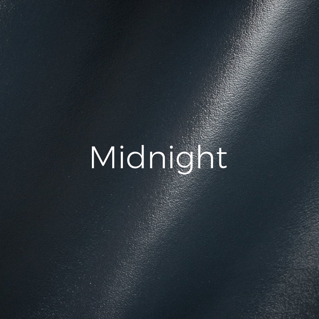Waxed leather Midnight swatch
