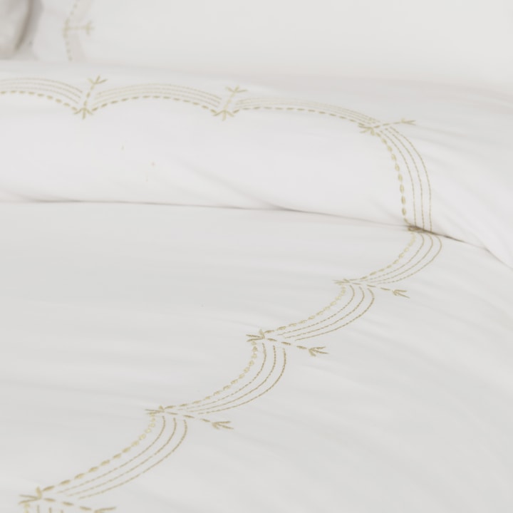 Tia-Embroidered-Duvet-Set