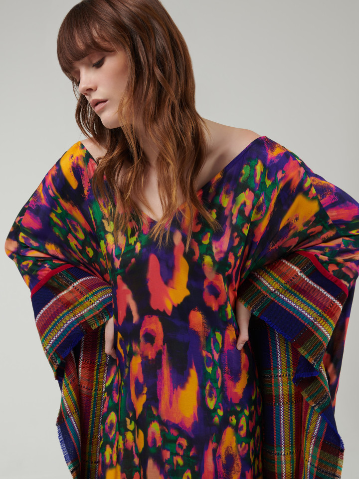 Printed-V-Neck-Kaftan