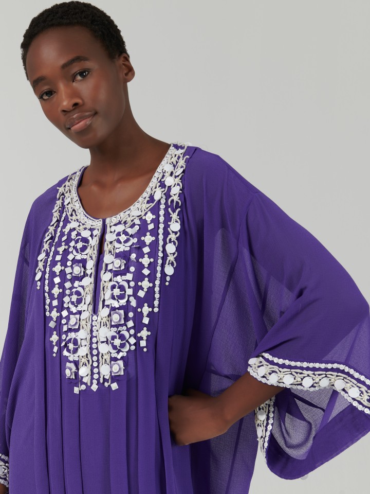 Hand-Embroidered-Neckline-Kaftan