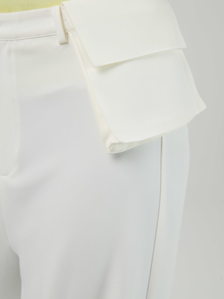 Removable-Patch-Pocket-Trousers