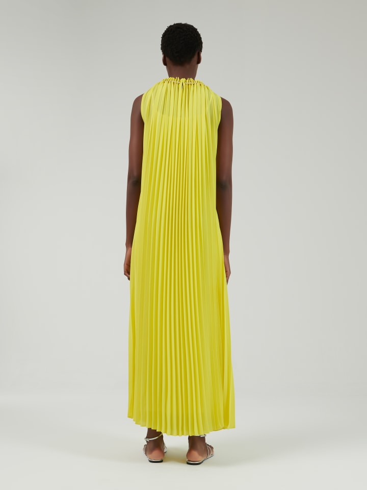 Pleated-Sleeveless-Kaftan