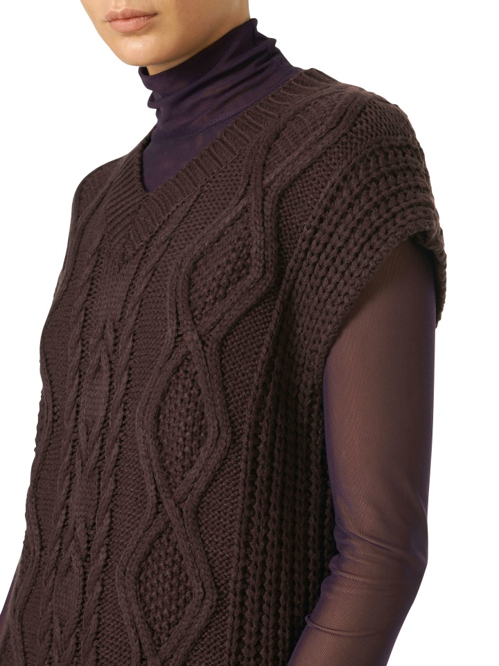 Cable-Knit-Vest