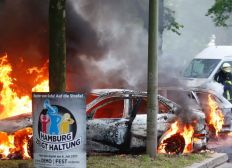 Bitte helft uns den Opfern, die ihre Autos verloren haben, etwas unter die Arme zu greifen!