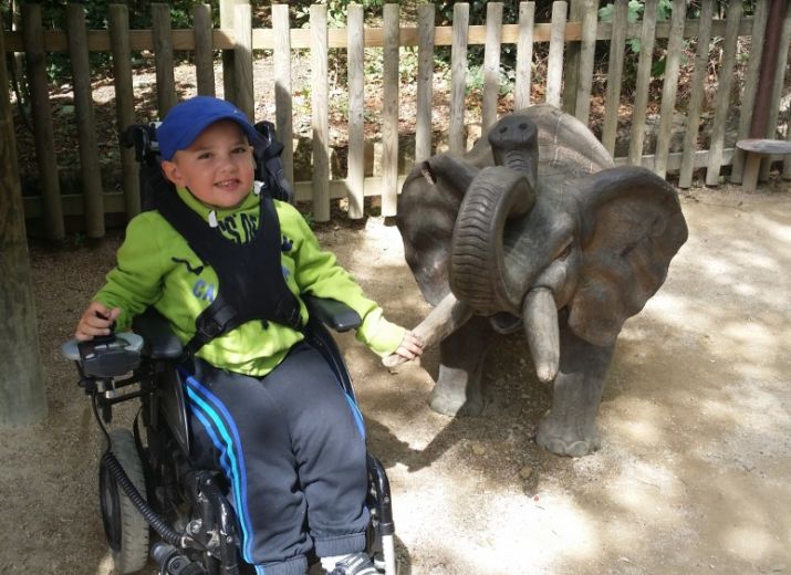 Besoins de vous pour un nouveau fauteuil électrique pour Hugo