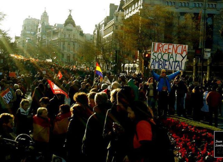 Support to "Voltuan" 's ( Redde ) placards and day life.