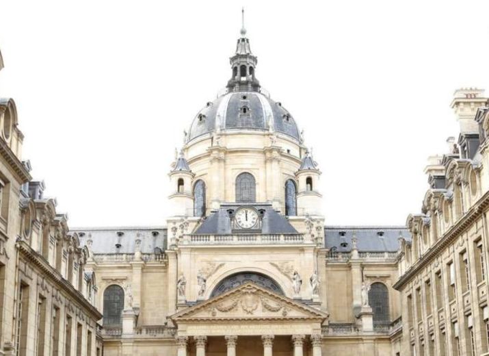 UN LOGEMENT POUR ÉTUDIER
