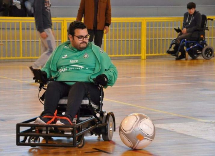 Financer un fauteuil Strike Force pour le foot fauteuil