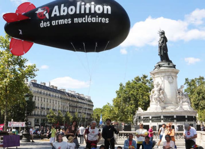 Ballon pour l'abolition des armes nucléaires