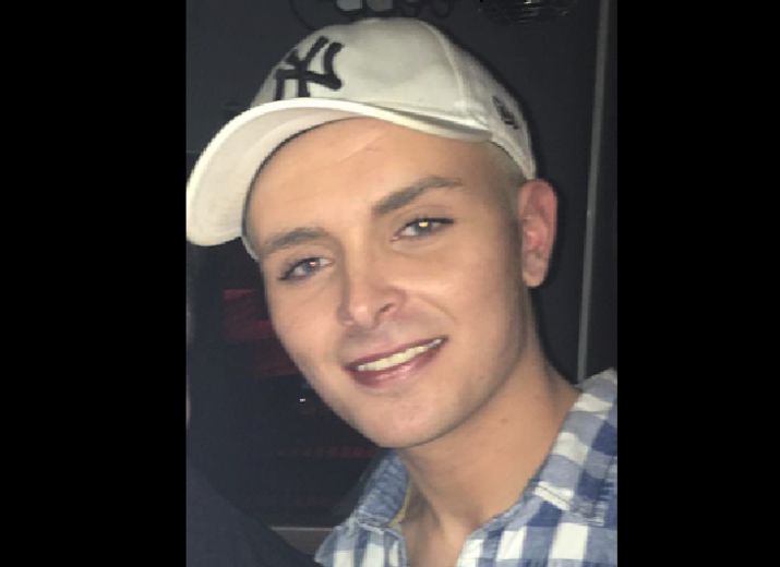 Obsèques pour Daniel - Tué à 20 ans à cause de sa différence