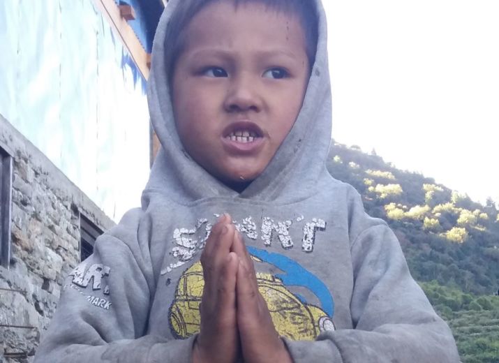 Schule für Jingme, 5 Jahre, aus Brithim in Nepal
