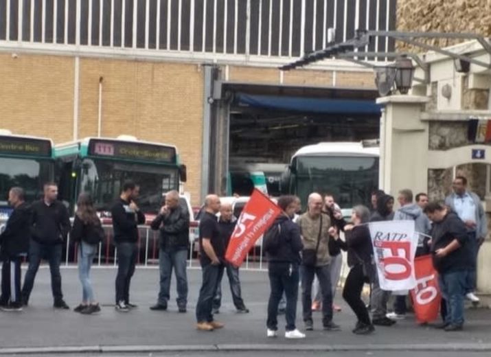 Caisse de greve depot de bus st maur