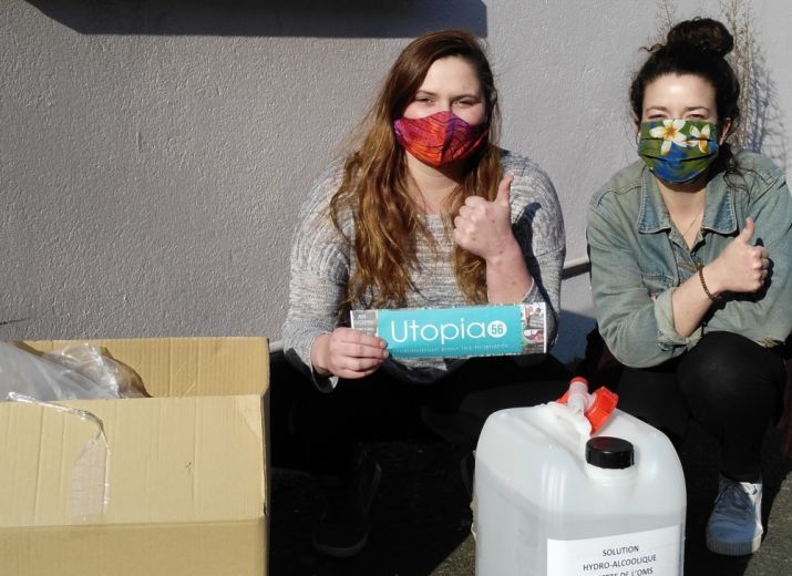 Du gel hydroalcoolique pour les plus exposé.es face au virus