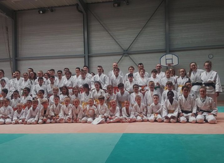 Soutien au JUDO CLUB de CREVECOEUR-LE-GRAND et son professeur