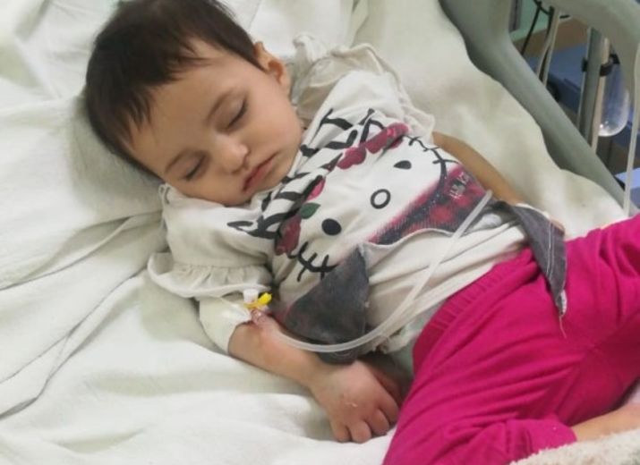 Baby Halla, 9 Monate, Steißbeintumor
