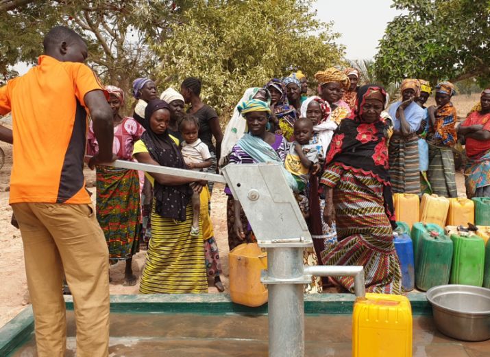 Construction d'un puits au Burkina Faso