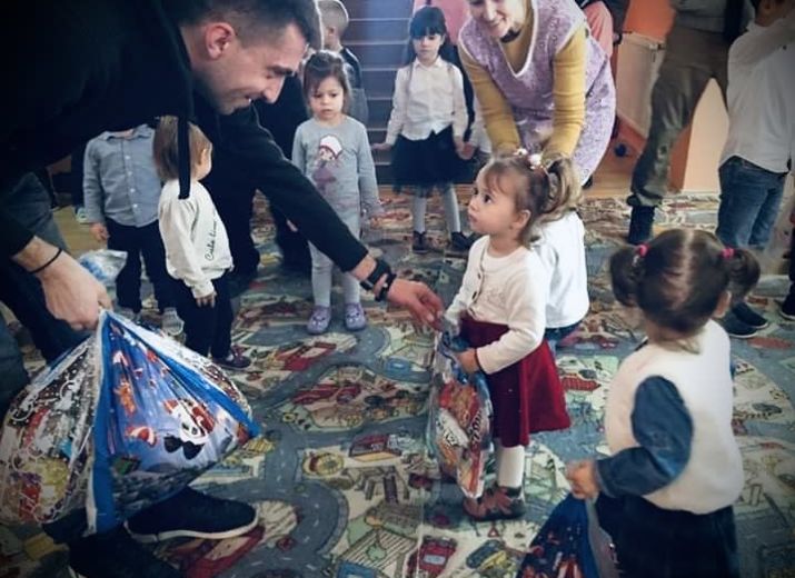 Paketici za decu na Kosovu i Metohiji 2021