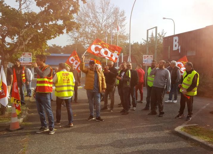 Solidarité avec les Toray!