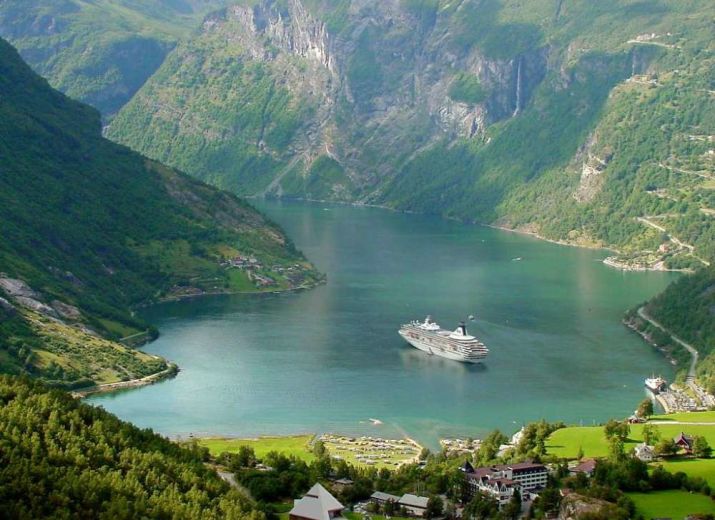 101 ans ! Vite une croisière !