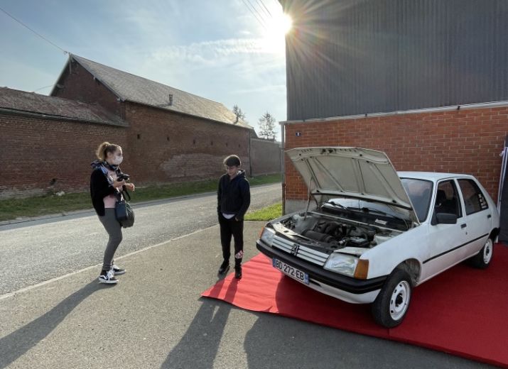 PROJET DE RENOVATION D'UNE 205 PEUGEOT PAR UN ENFANT DE 12 ANS