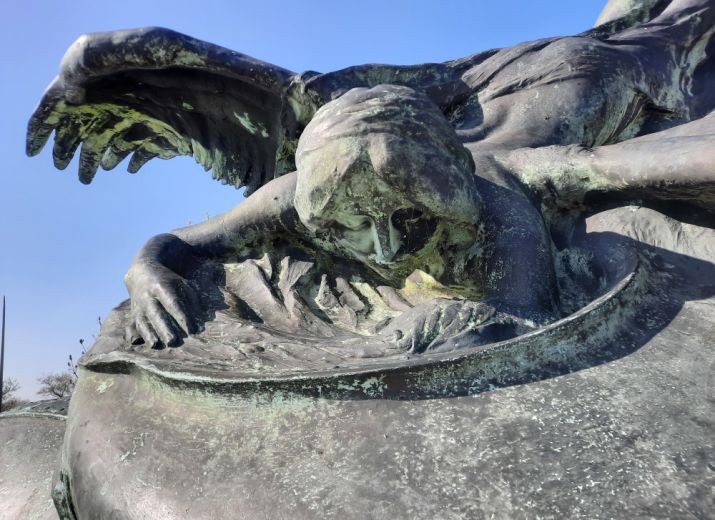 Sauvons le monument du Pluviôse de Calais !