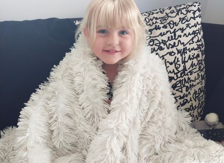 Le combat d'Elsa, 4 ans, contre une maladie neurologique rare "syndrome de Rasmussen"